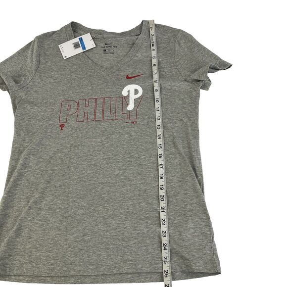 New The Nike Tee Philadelphia Phillies Women’s V-Neck T-Shirt Sz M NWT Gray - Picture 5 of 7